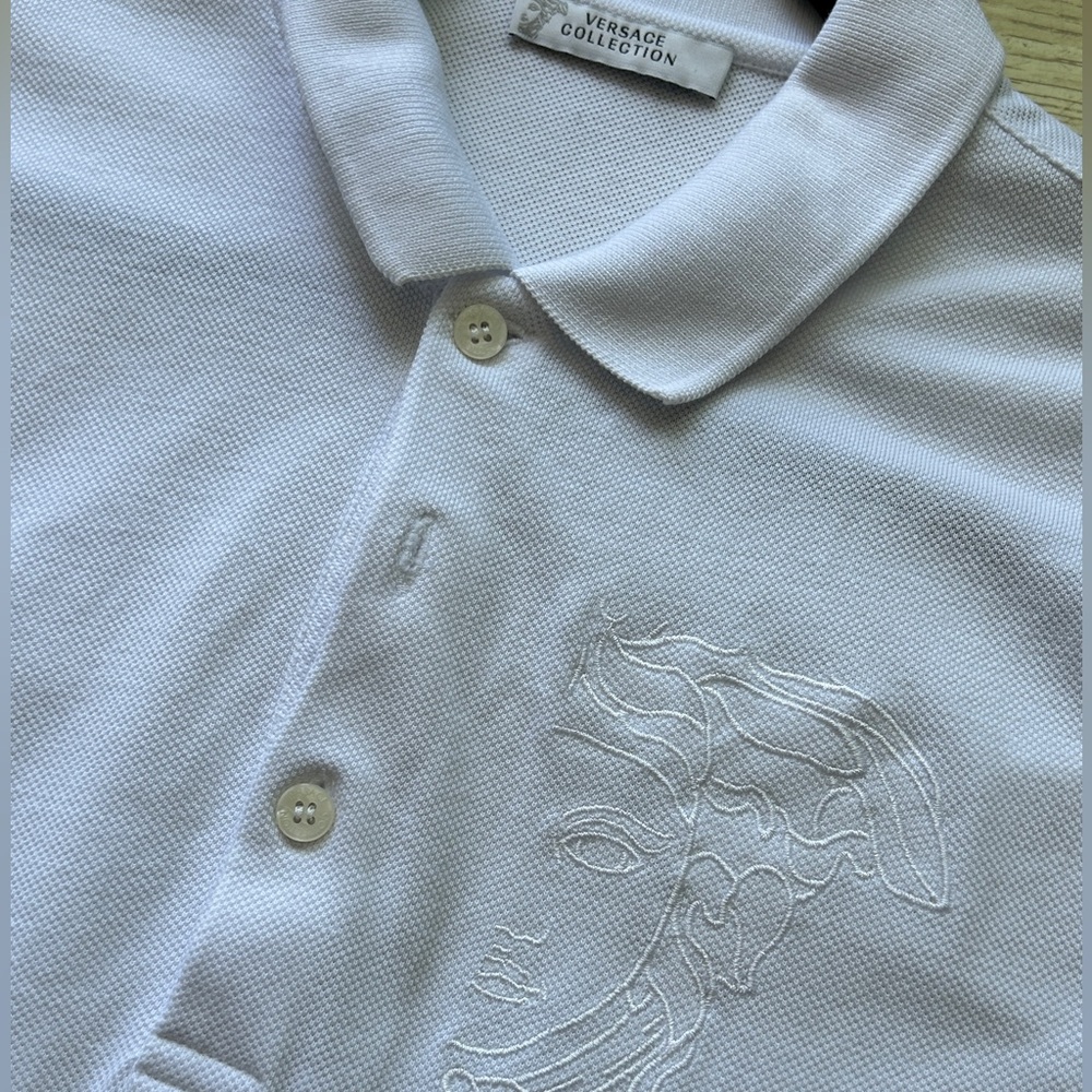 Authentic Versace polo shirt. Men, size large. Slim fit and almost brand new. - Picture 2 of 4